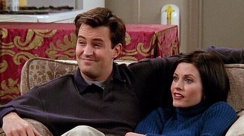 Matthew Perry se negó a que Chandler le fuera infiel a Mónica en 'Friends'