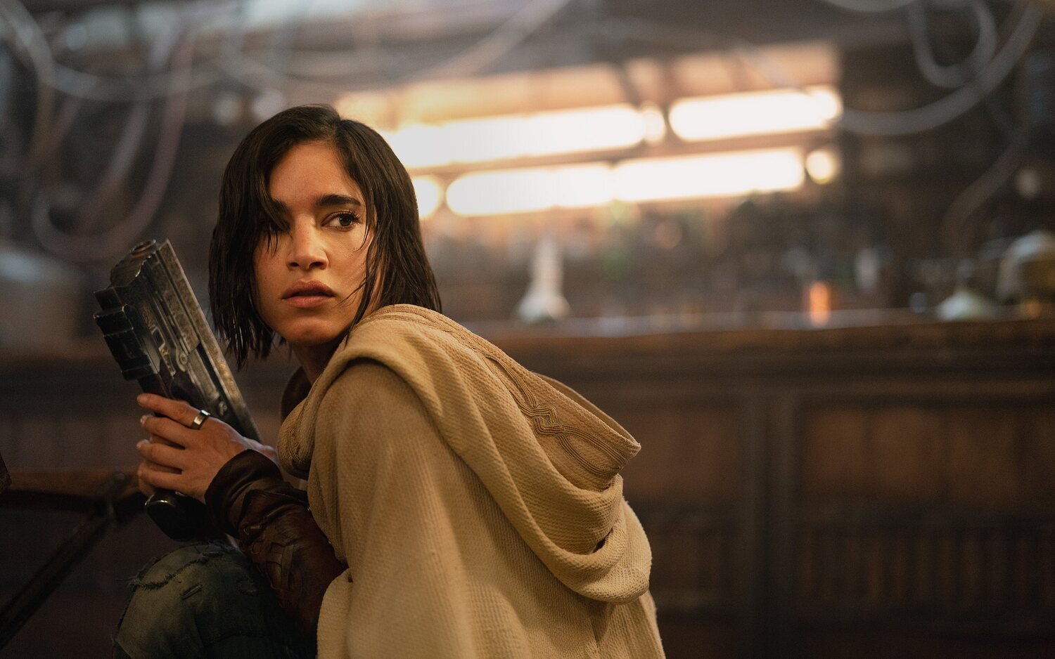 Sofia Boutella como Kora en 'Rebel Moon (Parte uno): La niña del fuego'