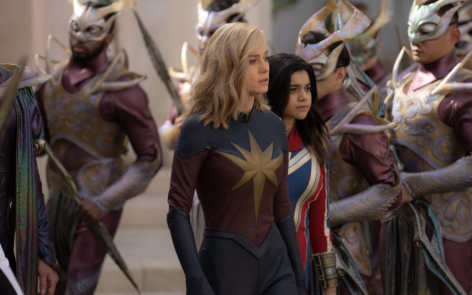 Brie Larson e Iman Vellani en 'The Marvels'