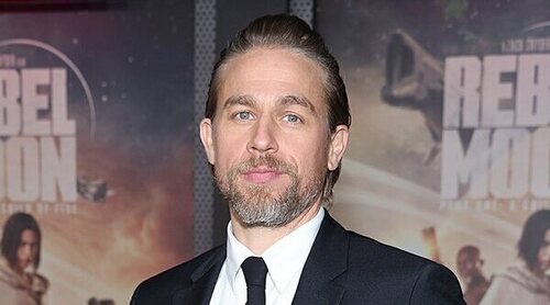 Charlie Hunnam confirma que le ofrecieron interpretar a Green Arrow, pero ni conocía al superhéroe