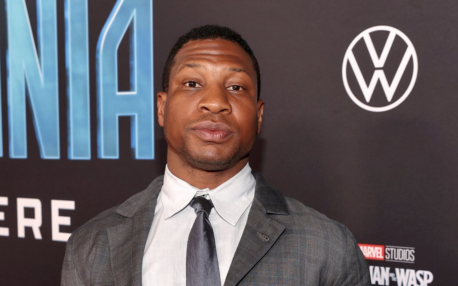 Jonathan Majors en la premier de 'Ant-Man y la Avispa: Quantumanía'