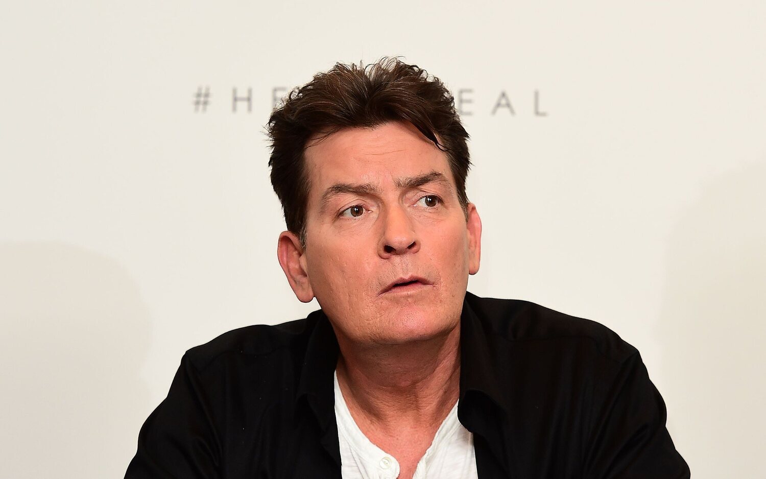 Charlie Sheen durante un actor de Lelo Hex