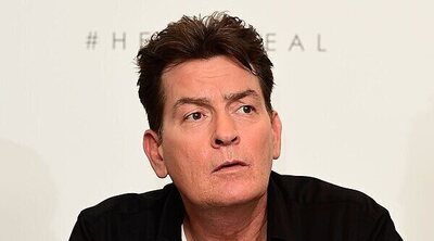 Charlie Sheen ha sido agredido en su casa de Los Ángeles por una vecina que intentó estrangularlo