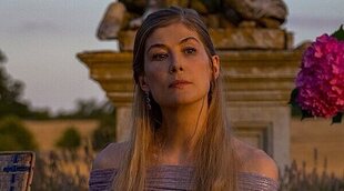 'Saltburn': Rosamund Pike está sorprendida con la popularidad de su personaje y haría una precuela sin dudarlo