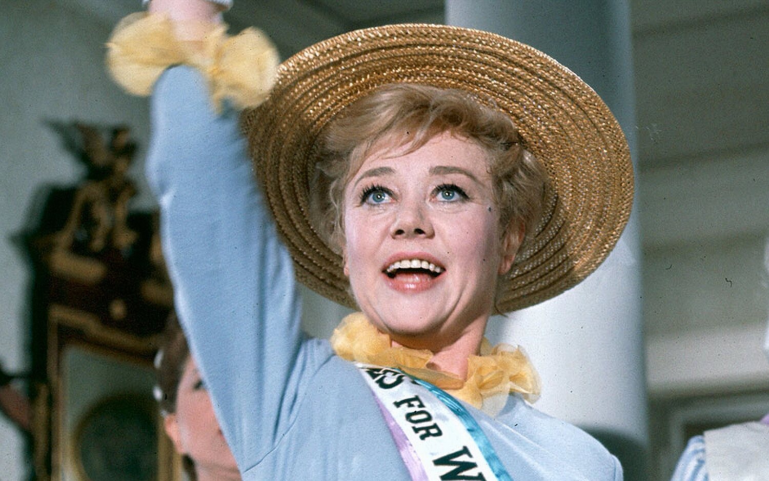 Glynis Johns como Mrs. Banks en 'Mary Poppins'