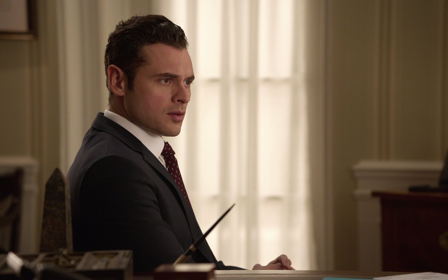 Adan Canto como Aaron Shore en la serie 'Sucesor designado'