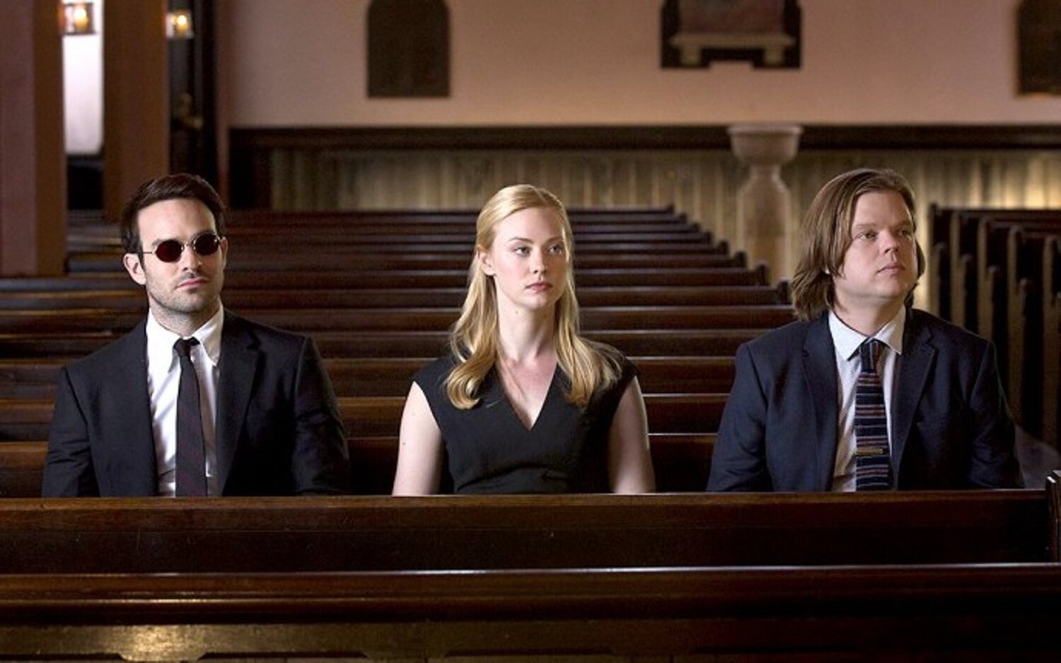 Elden Henson, Charlie Cox, y Deborah Ann Woll en 'Daredevil'