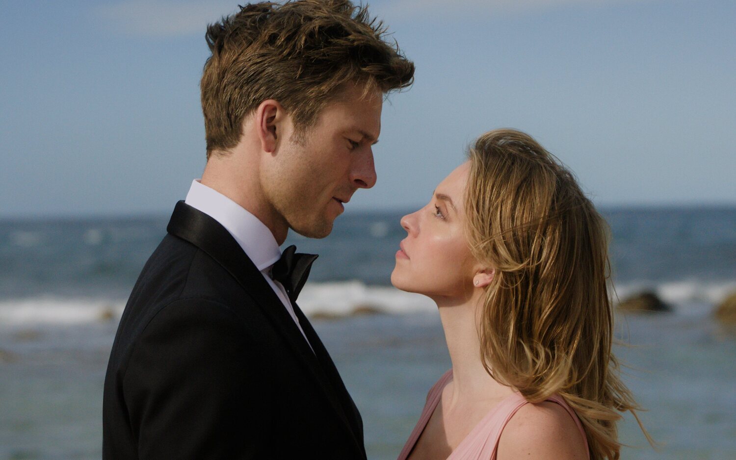 Sydney Sweeney y Glen Powell en 'Cualquiera menos tú'