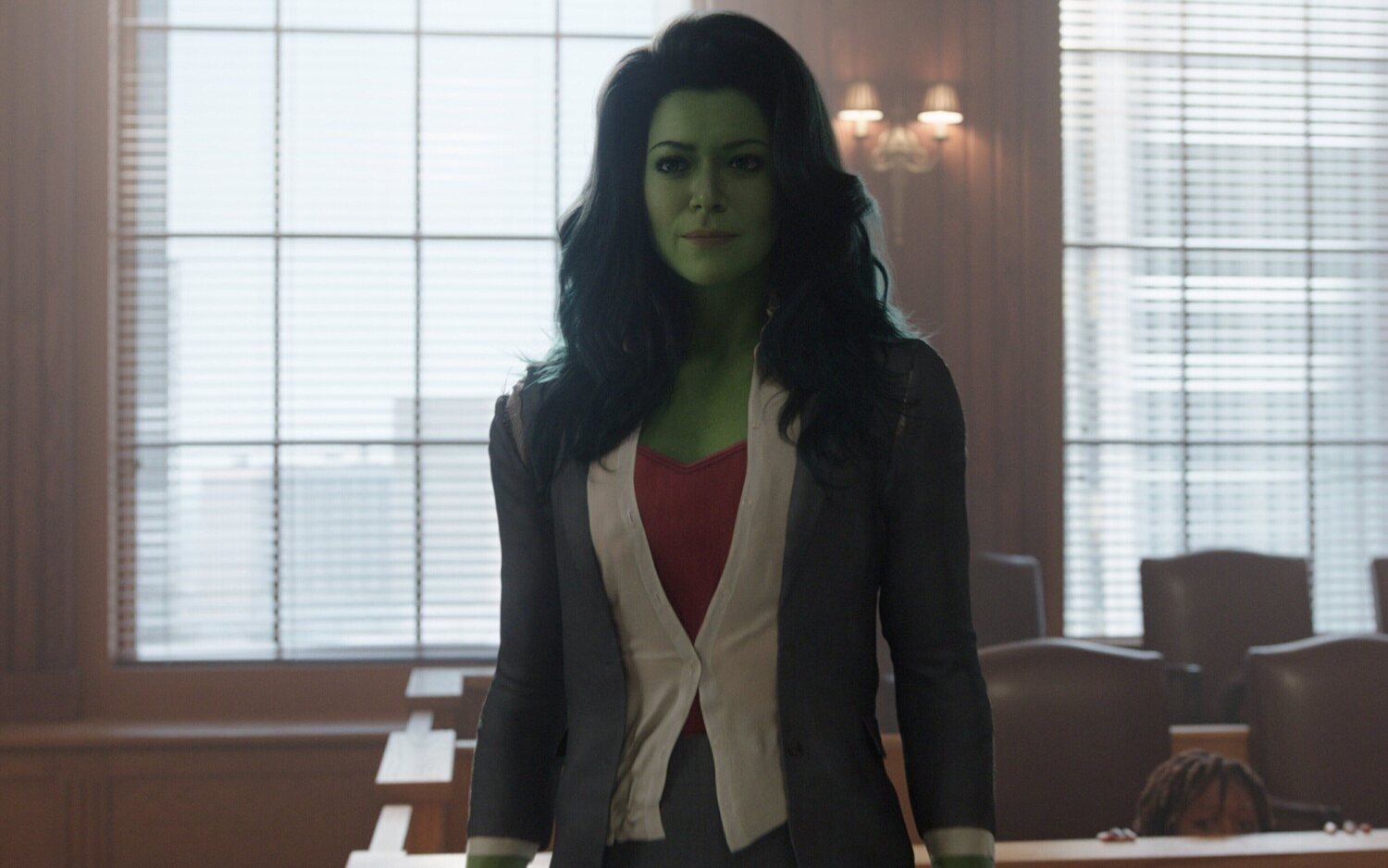 Tatiana Maslany como She-Hulk en 'She-Hulk: Abogada Hulka'