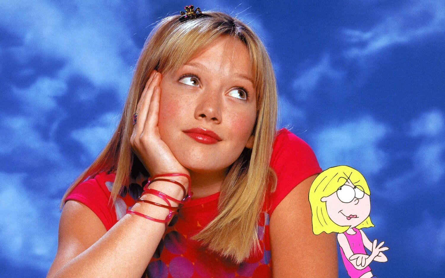 Hilary Duff como 'Lizzie McGuire' acompañada por su versión animada