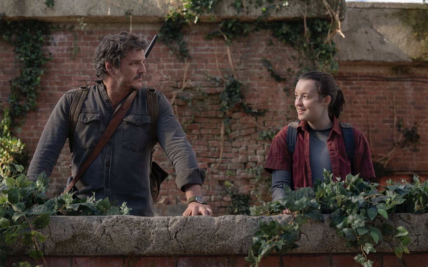 Pedro Pascal y Bella Ramsey en la temporada 1 de 'The Last of Us'