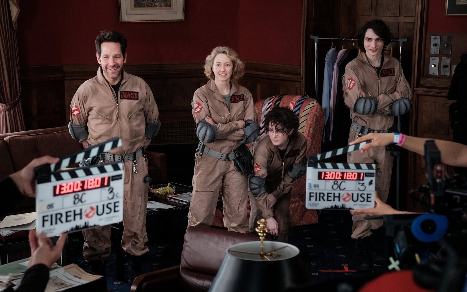 Paul Rudd, Carrie Coon, Finn Wolfhard y Mckenna Grace en el rodaje de 'Cazafantasmas: Imperio Helado'