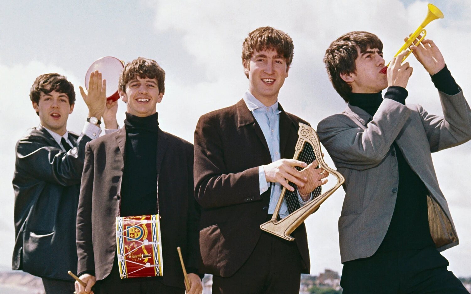 Paul McCartney, Ringo Starr, John Lennon y George Harrison en 'The Beatles: Get Back'