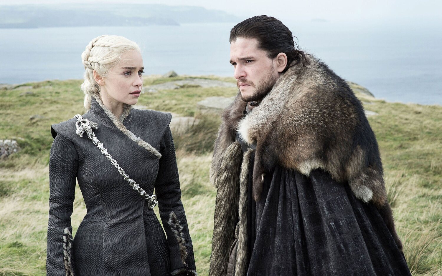 Emilia Clarke y Kit Harington en 'Juego de Tronos'