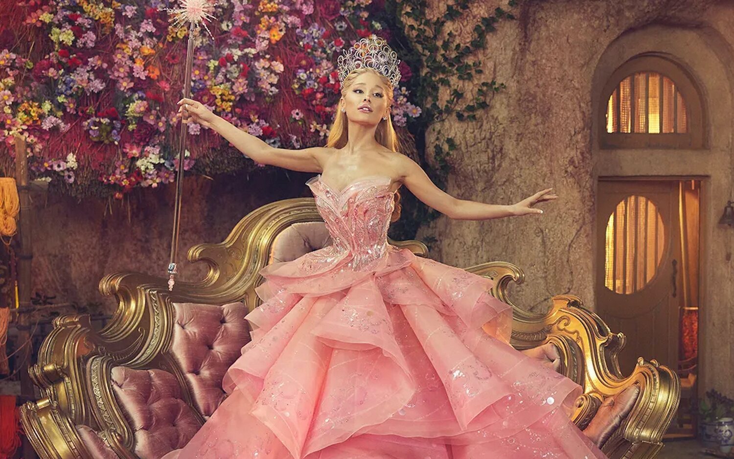 Ariana Grande en el personaje de Glinda la Bruja Buena