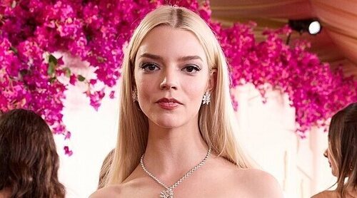 Anya Taylor-Joy publica las impactantes fotos de su boda vampírica con corazones "anatómicamente correctos"