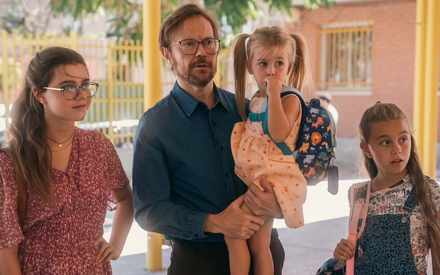 Santiago Segura con sus hijas de la película