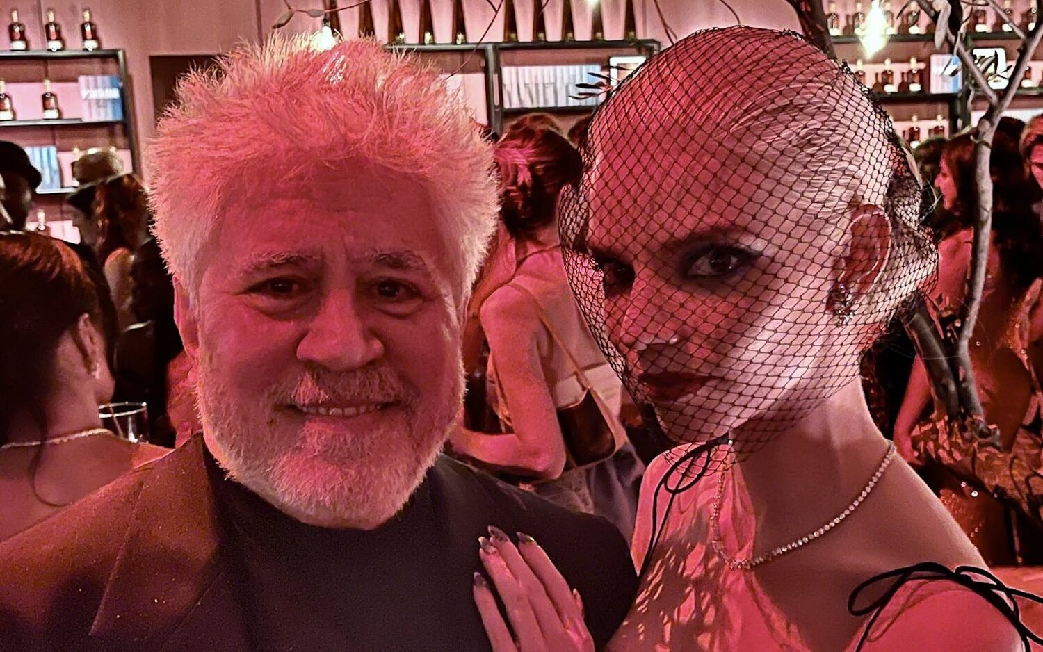 Pedro Almodóvar y Anya Taylor-Joy