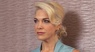 Hannah Waddingham se enfada con un fotógrafo por un inoportuno comentario en los Premios Oliver 2024