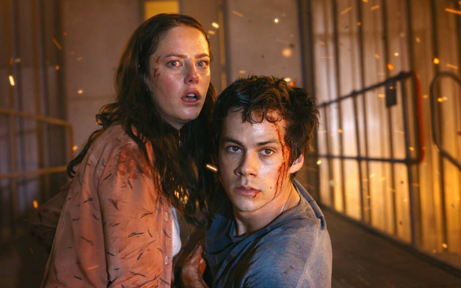 Dylan O'Brien y Kaya Scodelario en 'El corredor del laberinto: La cura mortal'