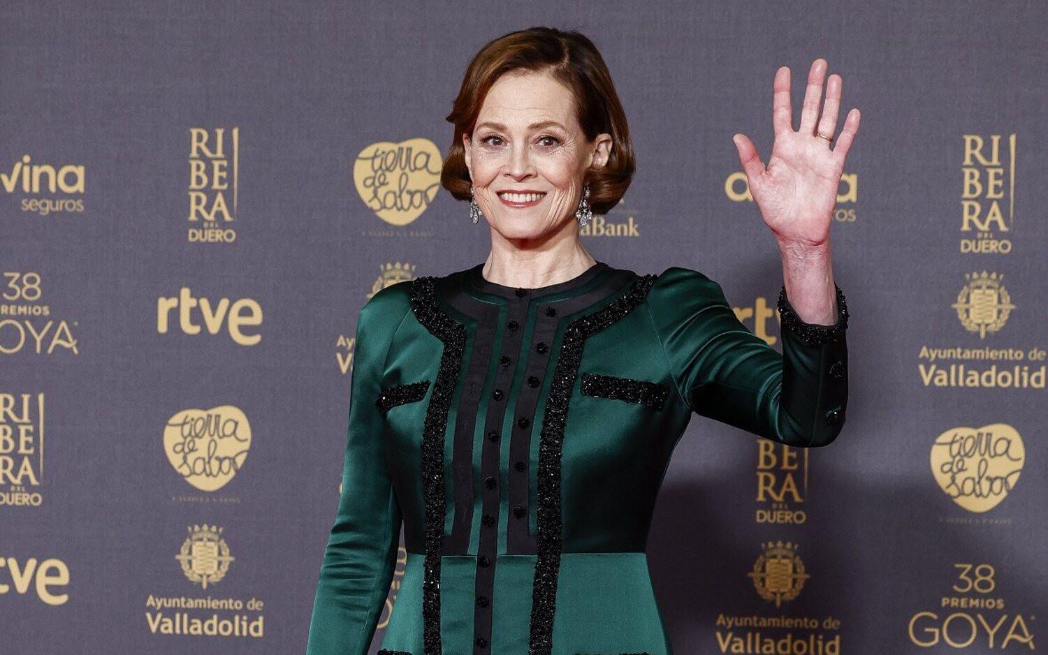 Sigourney Weaver llega a la alfombra roja de los Goya 2024