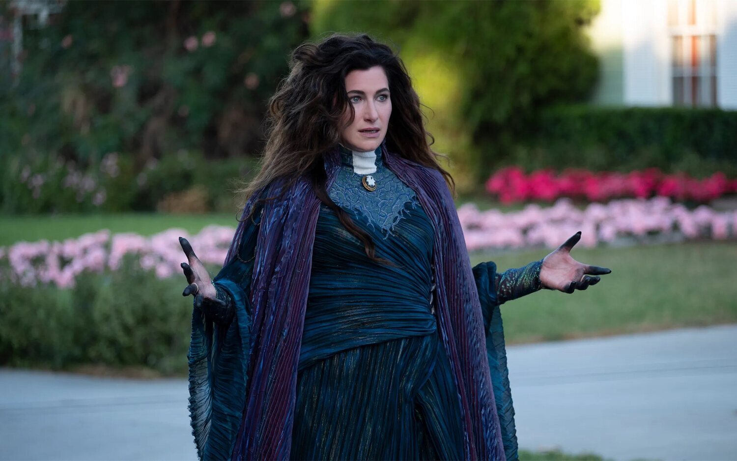 Kathryn Hahn como Agatha Harkness en 'Bruja Escarlata y Visión'