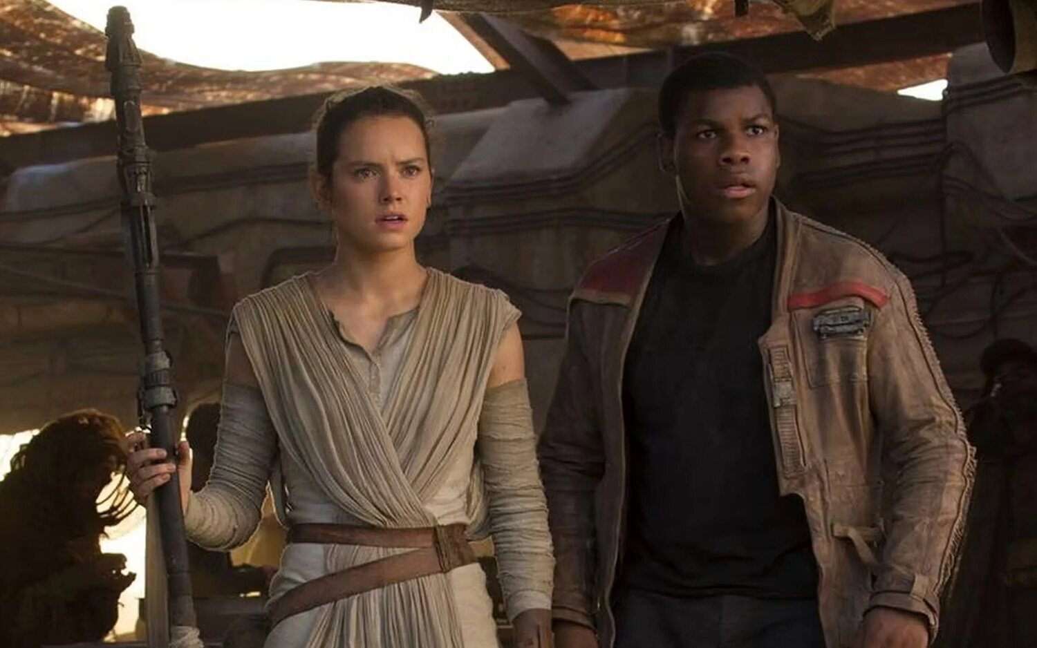 Daisy Ridley y John Boyega en 'Star Wars'