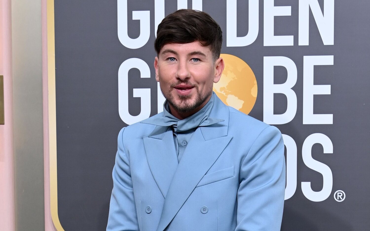 Barry Keoghan en los Globos de Oro 2023