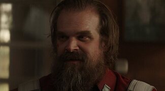 David Harbour celebra el fin de rodaje de 'Thunderbolts*' con una nueva imagen retro de Guardián Rojo