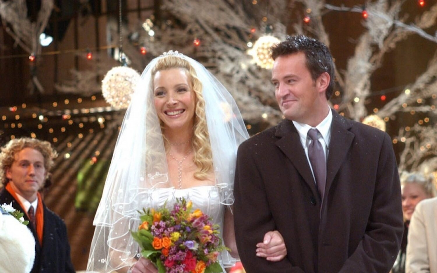 Chandler acompañó a Phoebe al altar en su boda