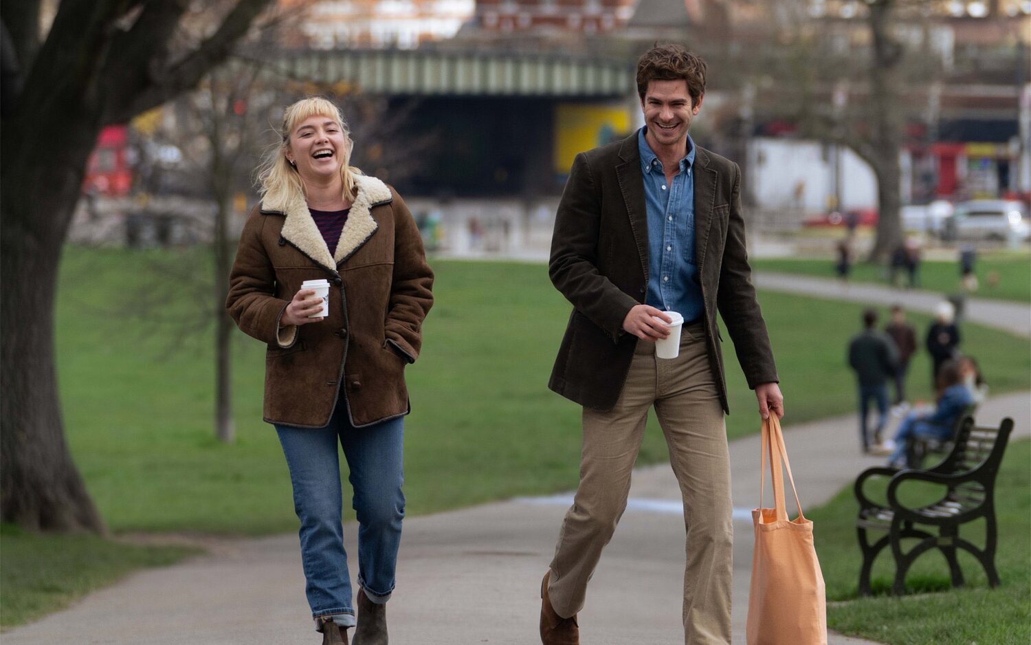 Florence Pugh y Andrew Garfield en 'Vivir el momento'