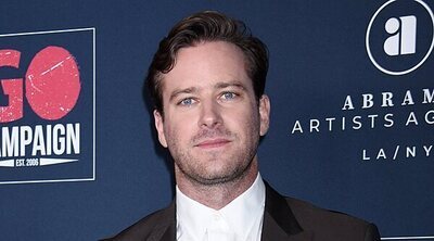 Armie Hammer reaparece tras recuperarse de sus adicciones: "Estoy arruinado, pero soy más feliz que nunca"