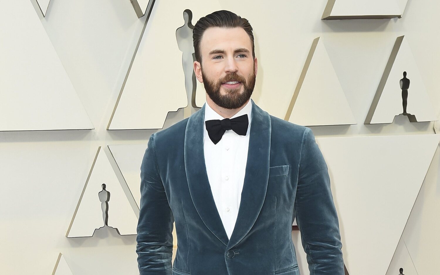 Chris Evans en la alfombra roja de los Oscar 2019