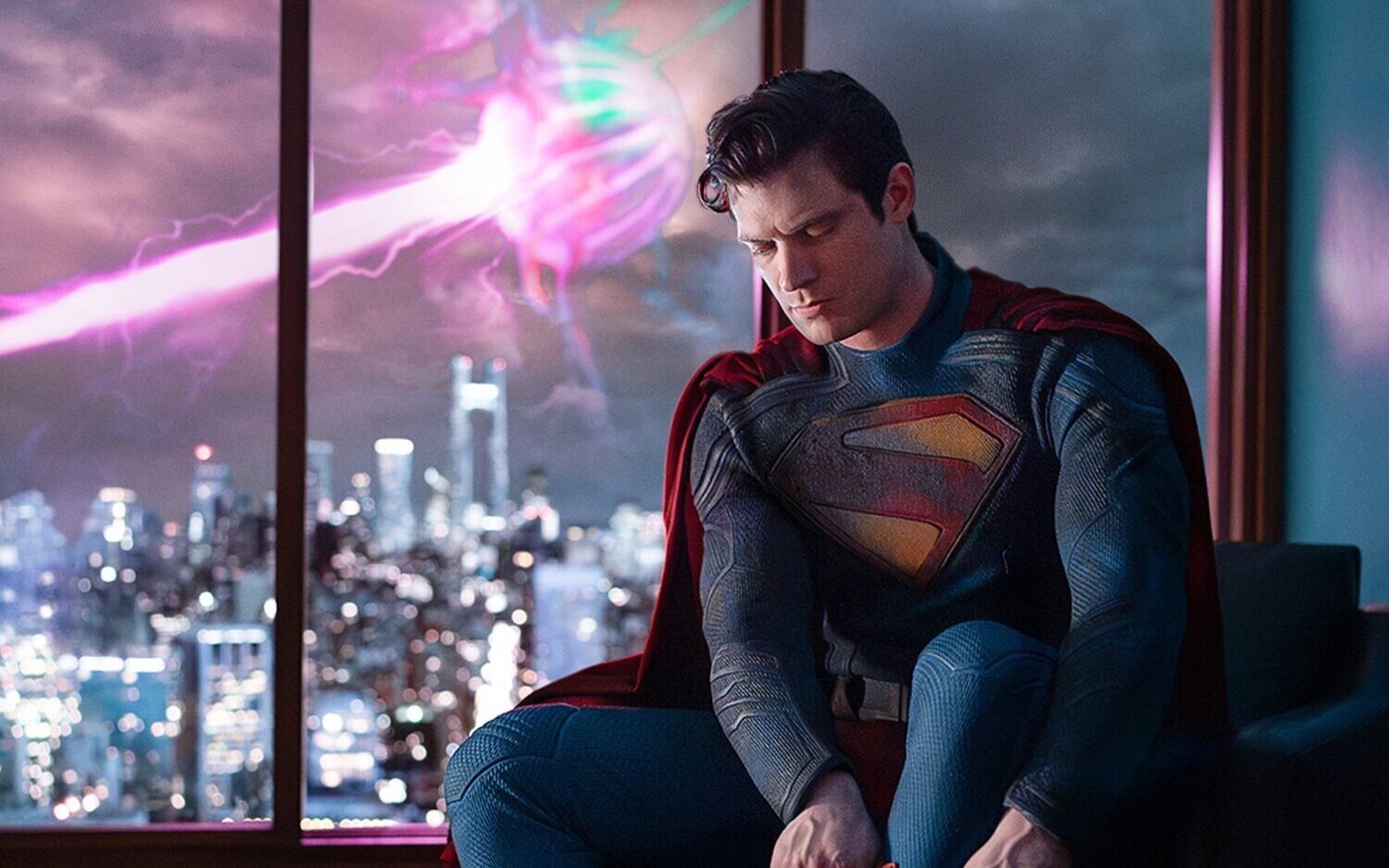 Zack Snyder reacciona al nuevo traje de 'Superman' de James Gunn