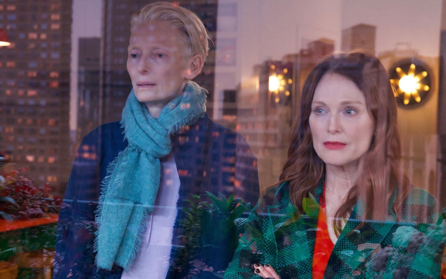 Tilda Swinton y Julianne Moore protagonizan la película, rodada entre Madrid y Nueva York