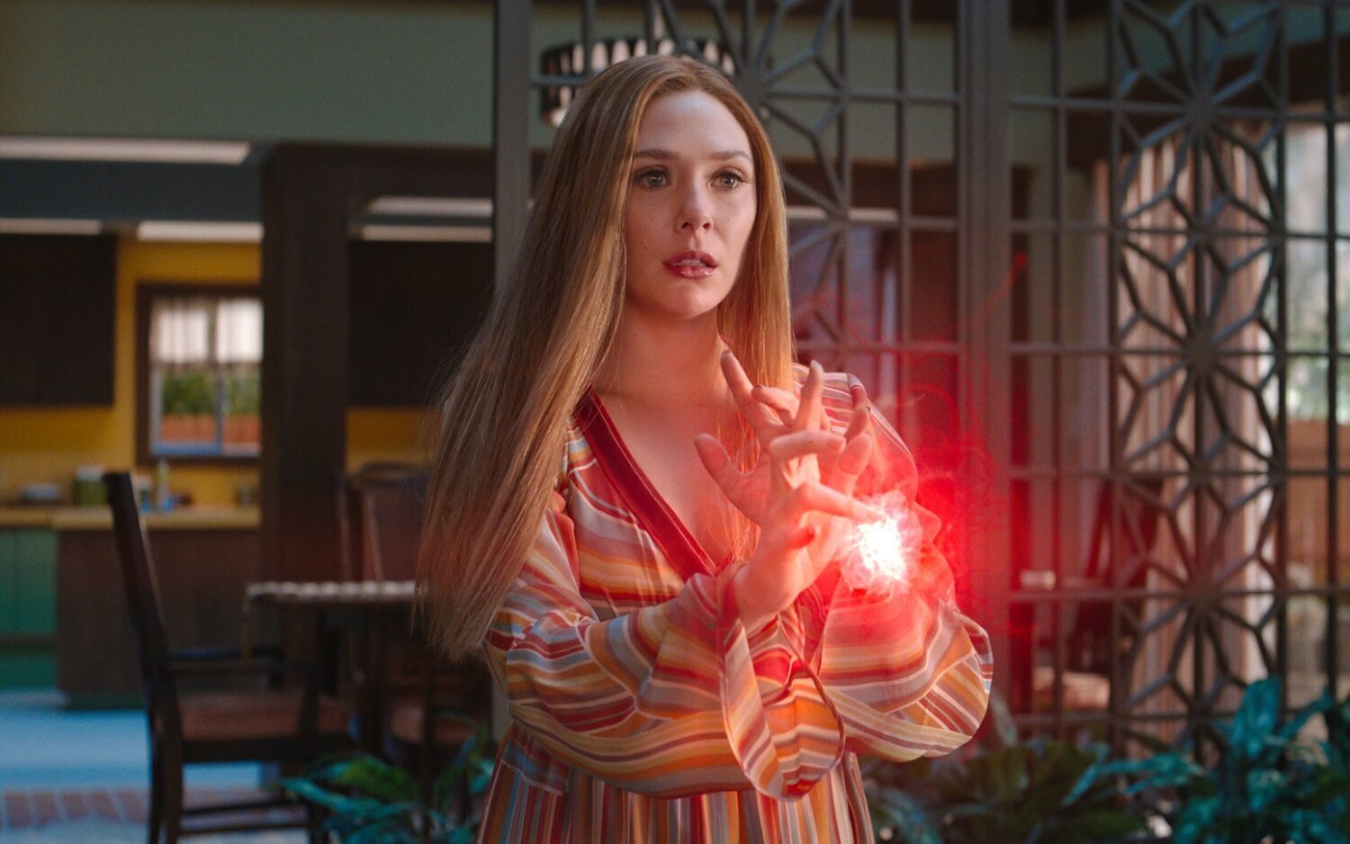 Elizabeth Olsen en 'Bruja Escarlata y Visión'