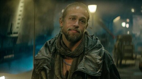 Charlie Hunnam será el protagonista de la tercera temporada de 'Monstruo'