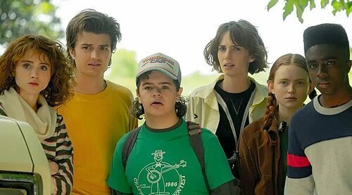 Los protagonistas de 'Stranger Things' nos enseñan el set de rodaje y recuerdan momentos de la serie