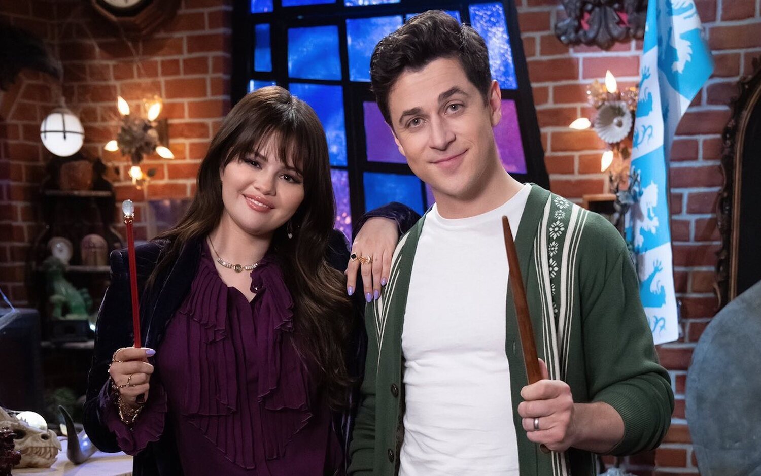 Selena Gómez y David Henrie en 'Wizards Beyond Waverly Place'