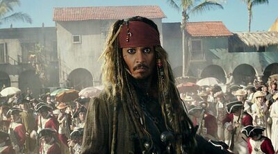 Johnny Depp sorprende a los niños de un hospital de San Sebastián vestido de Jack Sparrow