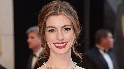 Anne Hathaway se disculpa con una periodista por una incómoda entrevista de 2012 que se ha hecho viral