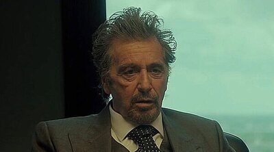 A sus 84 años, Al Pacino cree que su bebé de 16 meses le responde los sms