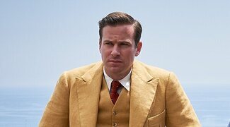 Armie Hammer regresa con un podcast en el que se ríe de las acusaciones de canibalismo