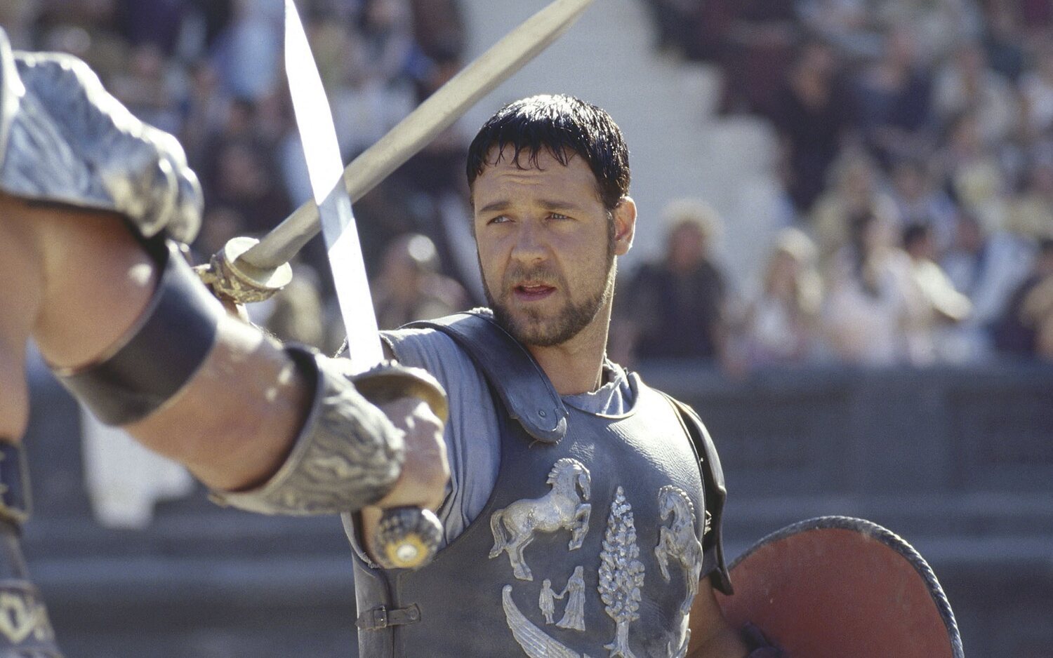 Russell Crowe, entreteniéndonos como Máximo desde 2000