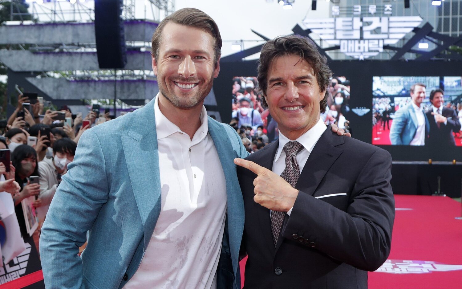 Glen Powell y Tom Cruise en la premiere de 'Top Gun: Maverick'