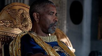 'Gladiator II': Ridley Scott responde sobre el supuesto beso gay eliminado de Denzel Washington