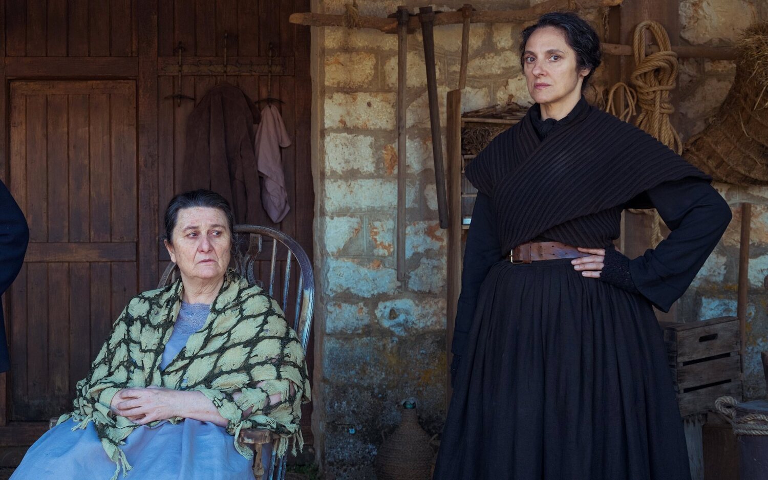 Adelfa Calvo y María Morales protagonizan 'La sombra de la tierra'