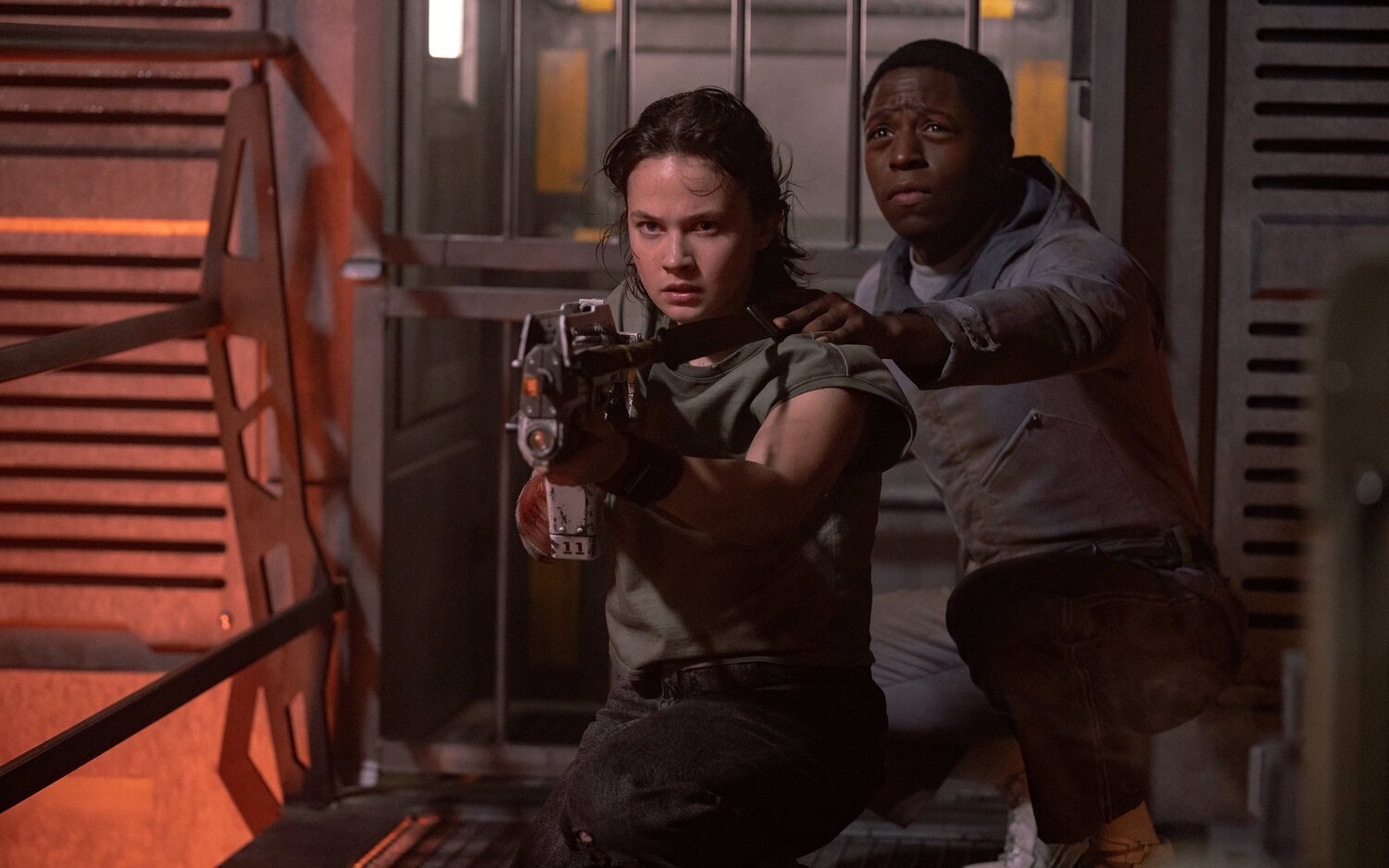 Cailee Spaeny (Rain) y David Jonsson (Andy) en 'Alien: Romulus'