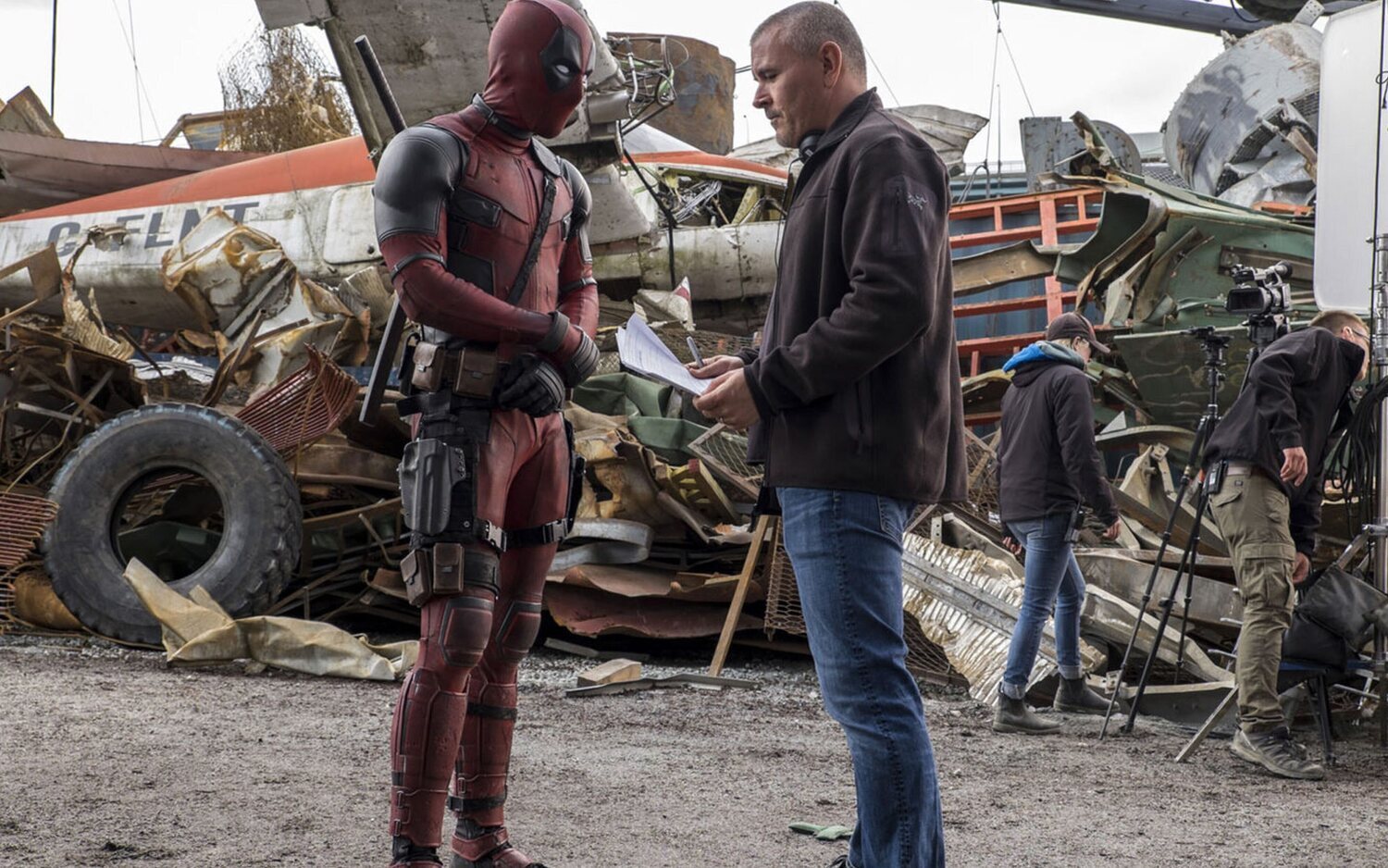 Ryan Reynolds junto a Tim Miller en el rodaje de 'Deadpool'