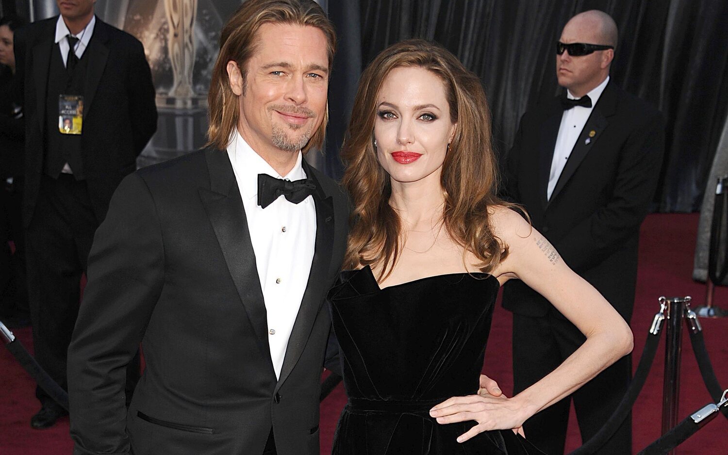 Brad Pitt y Angelina Jolie en la alfombra roja de los Oscar 2012